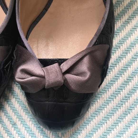 Guillaume Hinfray Leather Round Toe Bow Heels - Picture 3 of 8